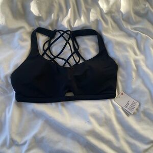Lululemon Free to be Wild Sports Bra Size 6 NWT